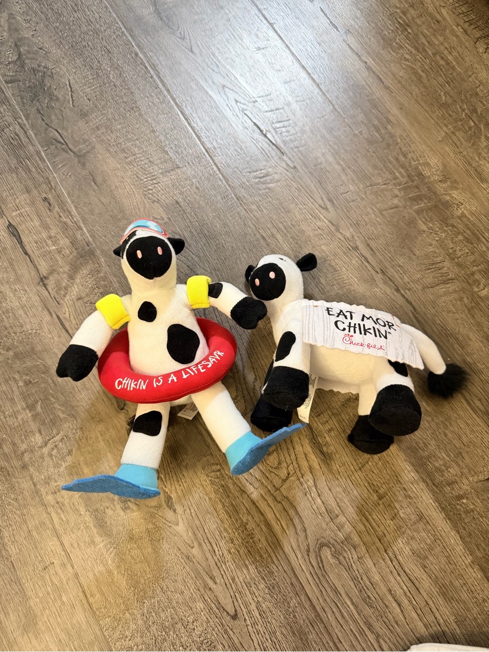 CHICK FIL A Plush Cow Toy - White and Black Kids Toy - Picture 3 of 3
